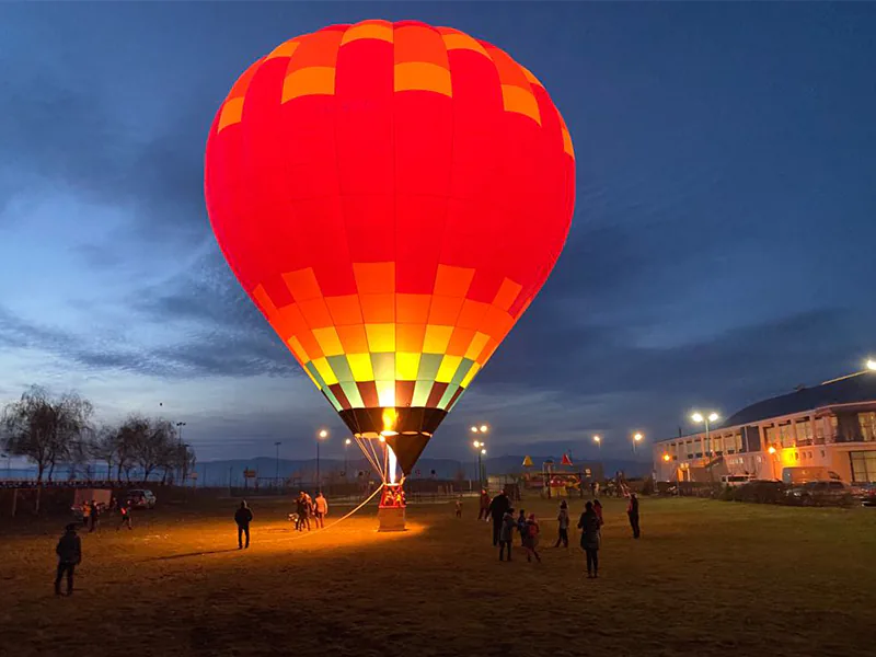 Afacere StartUp Now lansată de doi tineri – plimbări cu balonul cu aer cald